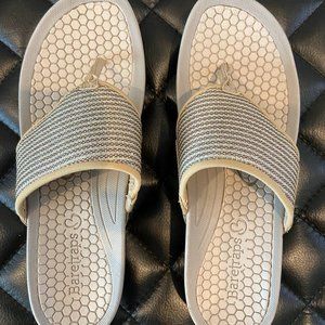 Baretraps Dasie Thong Sandal Size 7